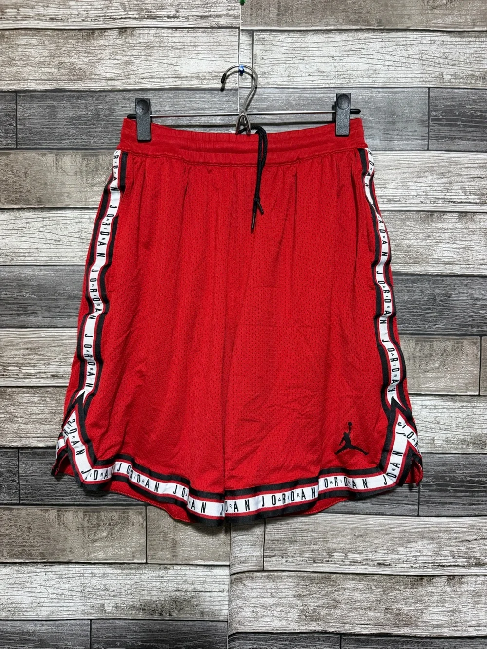 Air Jordan Mesh Basketball Shorts Men’s L Red (Inseam 8.5) Drawstring READ